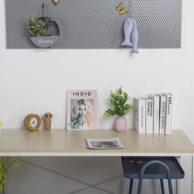 Superficie de madera estilo de Europa del Norte Estante de mesa de computadora de metal Escritorio para productos domésticos
