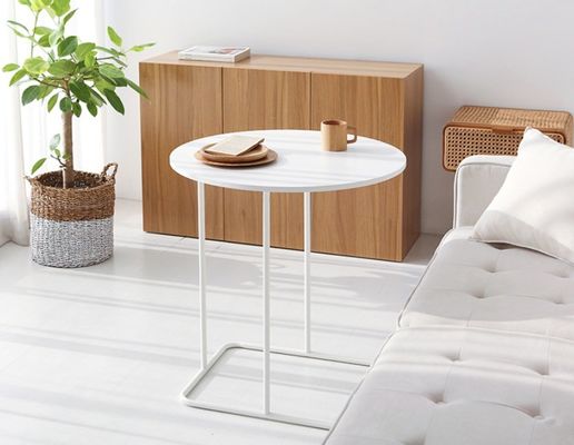Mesa de comedor lateral ajustable de altura para la mesa de café moderna en el mobiliario del salón
