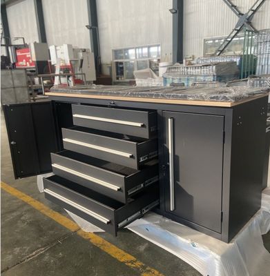 Serie de cajones de herramientas profesionales para el mantenimiento de motocicletas